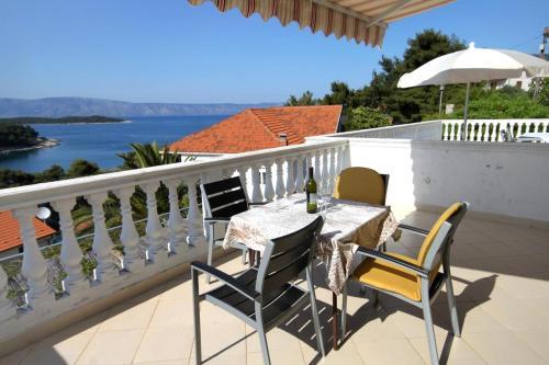 Apartments With A Parking Space Jelsa, Hvar - 8698