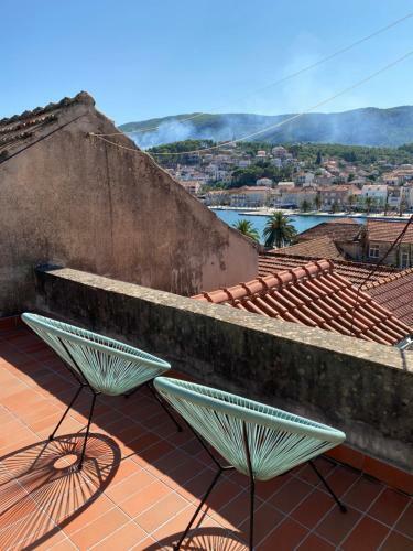 Charming Stone House In Jelsa