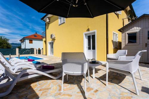 Beach Villa Oasis With Swimming Pool, Sup & Seaview