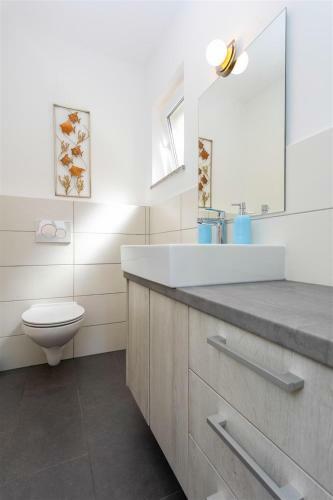 Beach Villa Oasis With Swimming Pool, Sup & Seaview