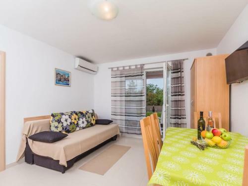 Apartment F-1 Klimno