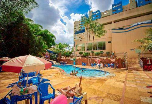 Apartamento Quarto Studio Golden Dolphin Grand Piscinas - 24 Horas