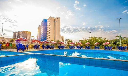 Apartamento Quarto Studio Golden Dolphin Grand Piscinas - 24 Horas