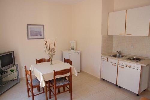 Apartments With A Parking Space Mandre, Pag - 18748