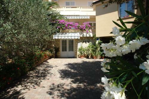 Apartments With A Parking Space Mandre, Pag - 18748