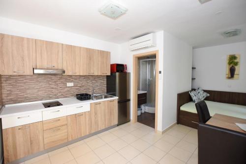 Apartments With A Parking Space Mandre, Pag - 18273