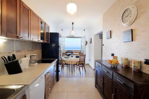 Apartment Vincent With Beautiful Sea View Terrace