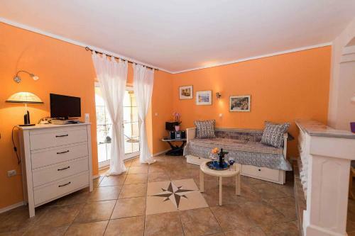 Apartment In Klenovica 15399