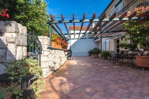 Apartment In Kostrena 17014