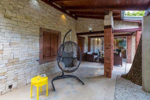 Holiday Home In Krizisce 40737