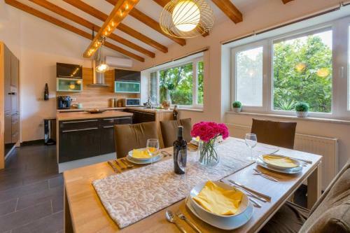 Holiday Home In Krizisce 40737