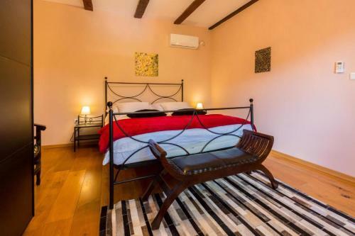 Holiday Home In Krizisce 40737