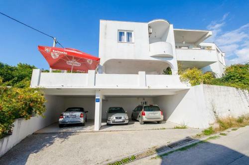 Apartments With A Parking Space Krilo Jesenice, Omis - 15928