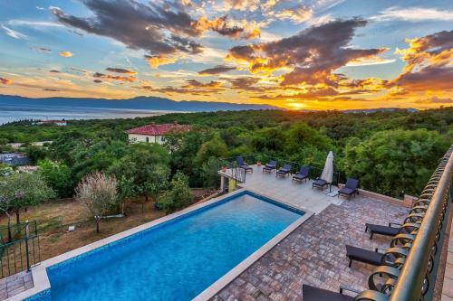 Luxury Apartments Kostrena With Pool