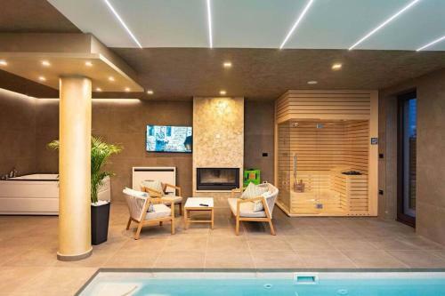 Luxury Villa G2 With Indoor & Outdoor Pool