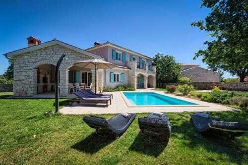 Villa Krmed With Private Pool