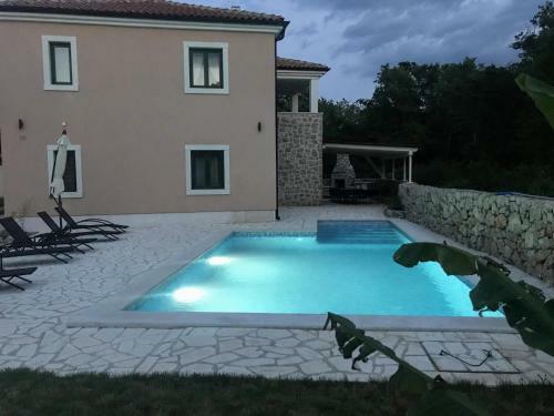 Villa Muraj-korni?, Krk