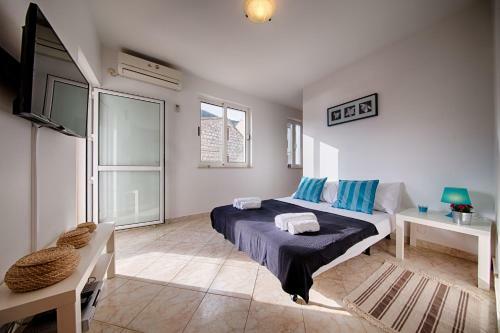 Apartments Marinkovic Komiza