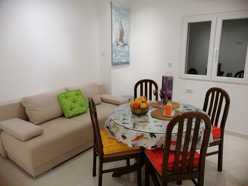 Apartment Marina Komiza