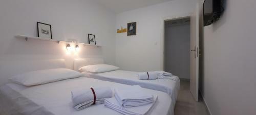 Apartments Suho Komiza