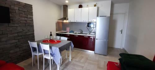 Apartments Suho Komiza