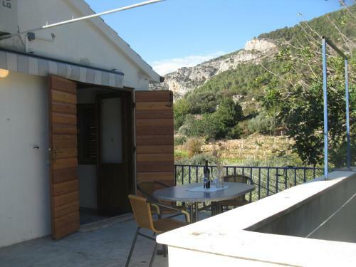 Hostal Apartments Bako Komiza