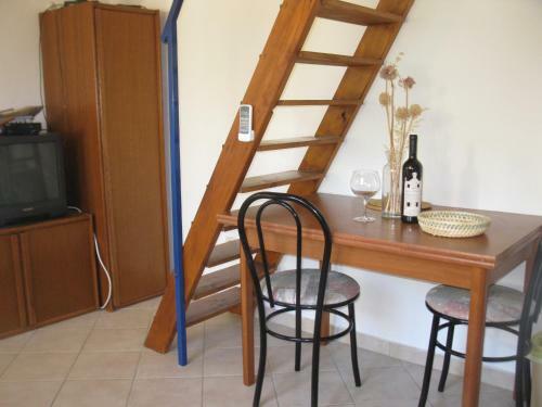Hostal Apartments Bako Komiza