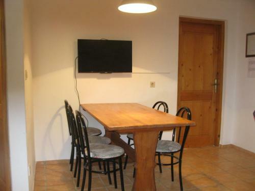 Hostal Apartments Bako Komiza
