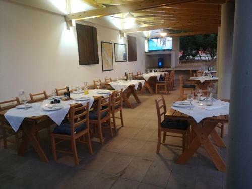 Hostal Apartments Bako Komiza