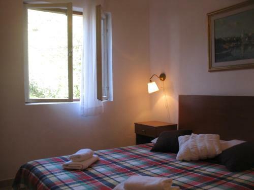 Hostal Apartments Bako Komiza