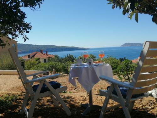 Hostal Apartments Bako Komiza