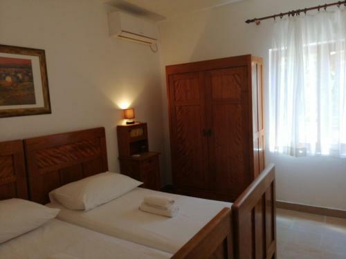 Hostal Apartments Bako Komiza