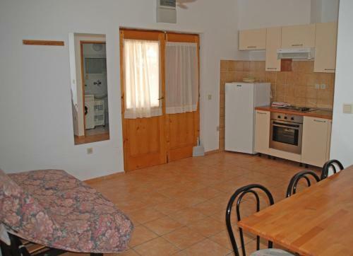 Hostal Apartments Bako Komiza