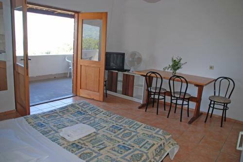 Hostal Apartments Bako Komiza