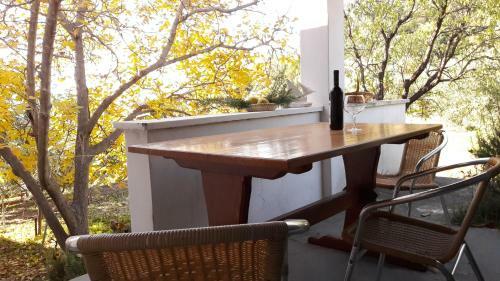 Hostal Apartments Bako Komiza