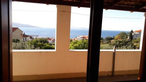 Hostal Apartments Bako Komiza