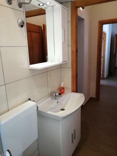 Hostal Apartments Bako Komiza