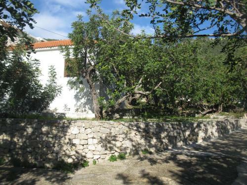 Hostal Apartments Bako Komiza