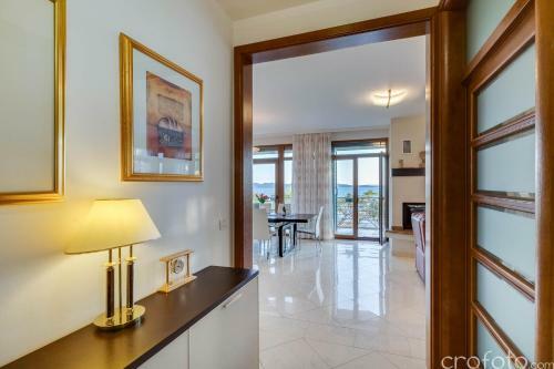 Super Luxuri�se Villa Directly On The Sea