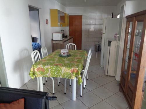 Casa Geminada Em Jurer�