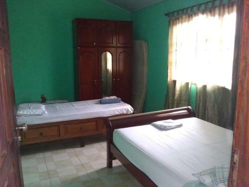 Casa De Praia Em Jacon� - Centro De Jacone - Com�rcios E Mercado!