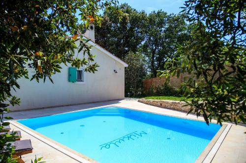 Villa Holiday Home Mikula