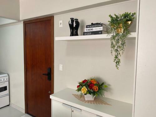 Apartamento Ap Completo, Confort�vel E Bem Localizado Com Vaga De Garagem