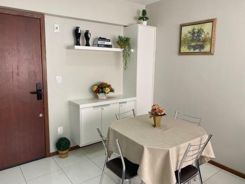 Apartamento Ap Completo, Confort�vel E Bem Localizado Com Vaga De Garagem