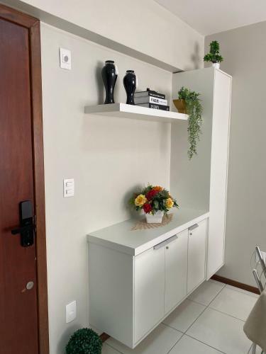 Apartamento Ap Completo, Confort�vel E Bem Localizado Com Vaga De Garagem