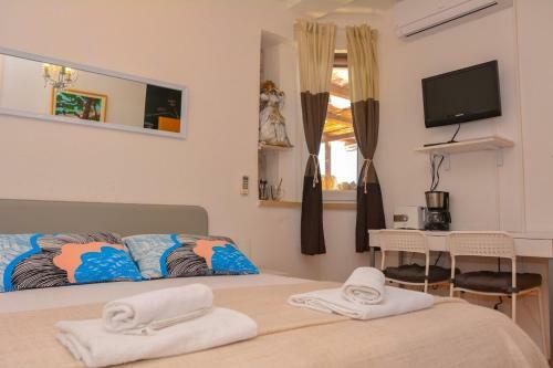 Hostal Apartment And Room Sveti Jakov