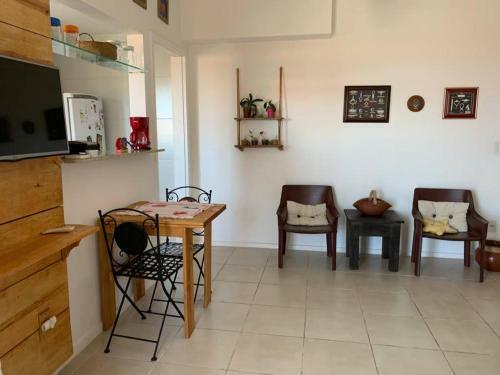 Sahy - Aldeia Dos Reis, Condado - Apartamento Quarto E Sala