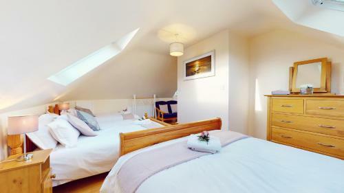 Ross Beach Family Farmhouse B&B