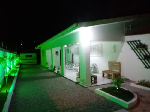 Hostal House Jardim Tropical