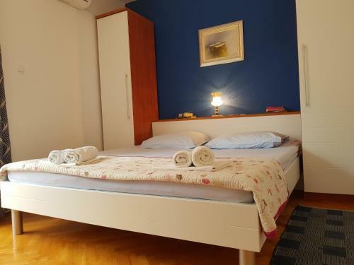 Hostal Tanya-apartments And Rooms